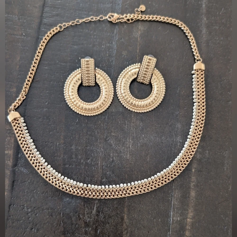 Elegant Fashion Jewelry Gold and White Necklace